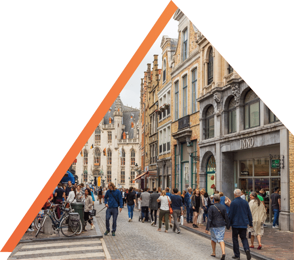 The VLOED-project is a collaboration between the cities Bruges and Ghent and is aimed at gathering useful information about the crowd densities.